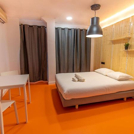 Koala Hostel Mercado อาลิกันเต ภายนอก รูปภาพ