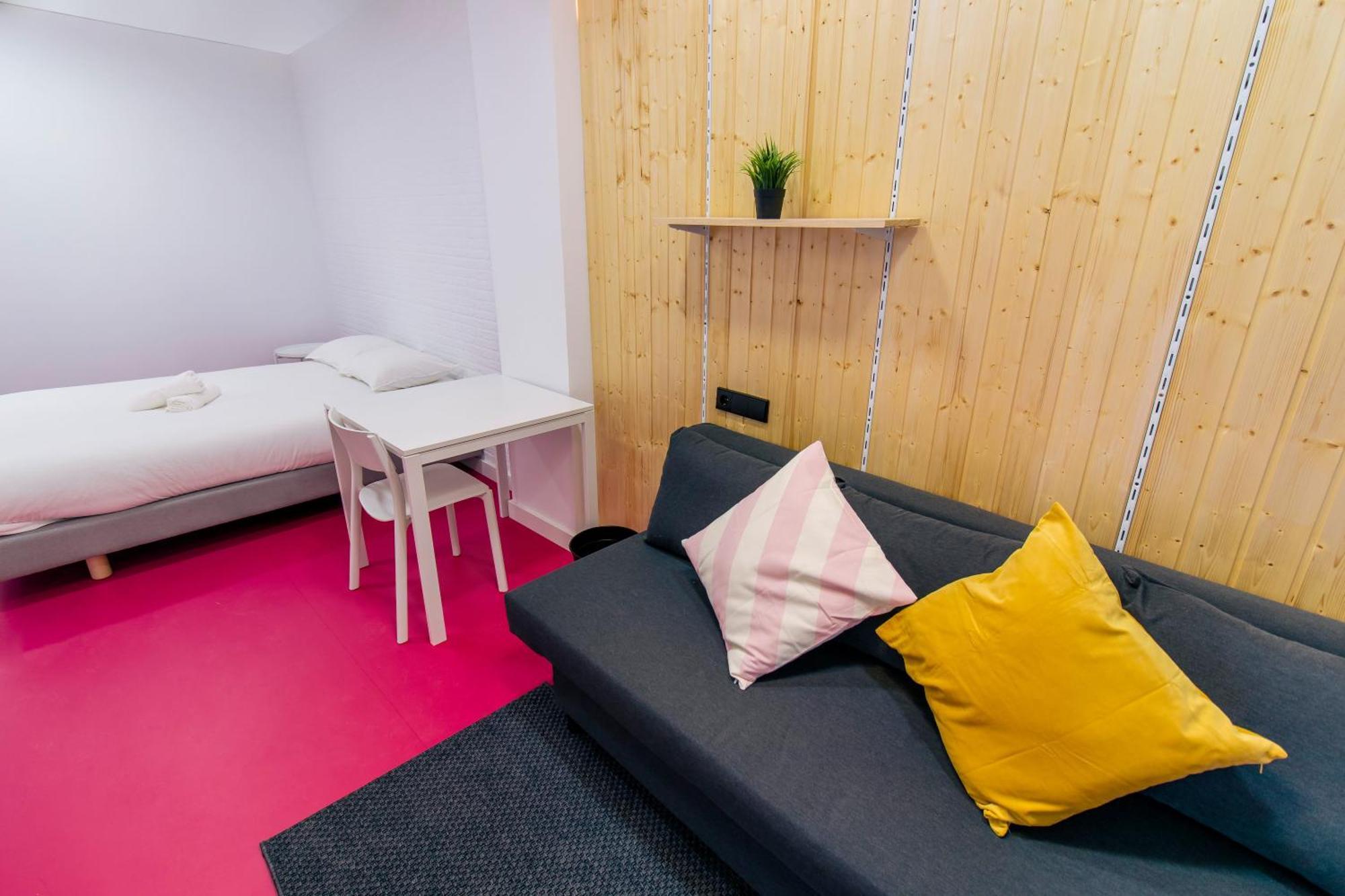 Koala Hostel Mercado อาลิกันเต ภายนอก รูปภาพ