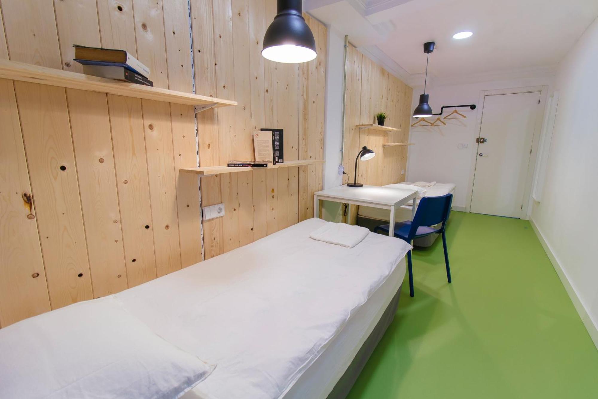 Koala Hostel Mercado อาลิกันเต ภายนอก รูปภาพ
