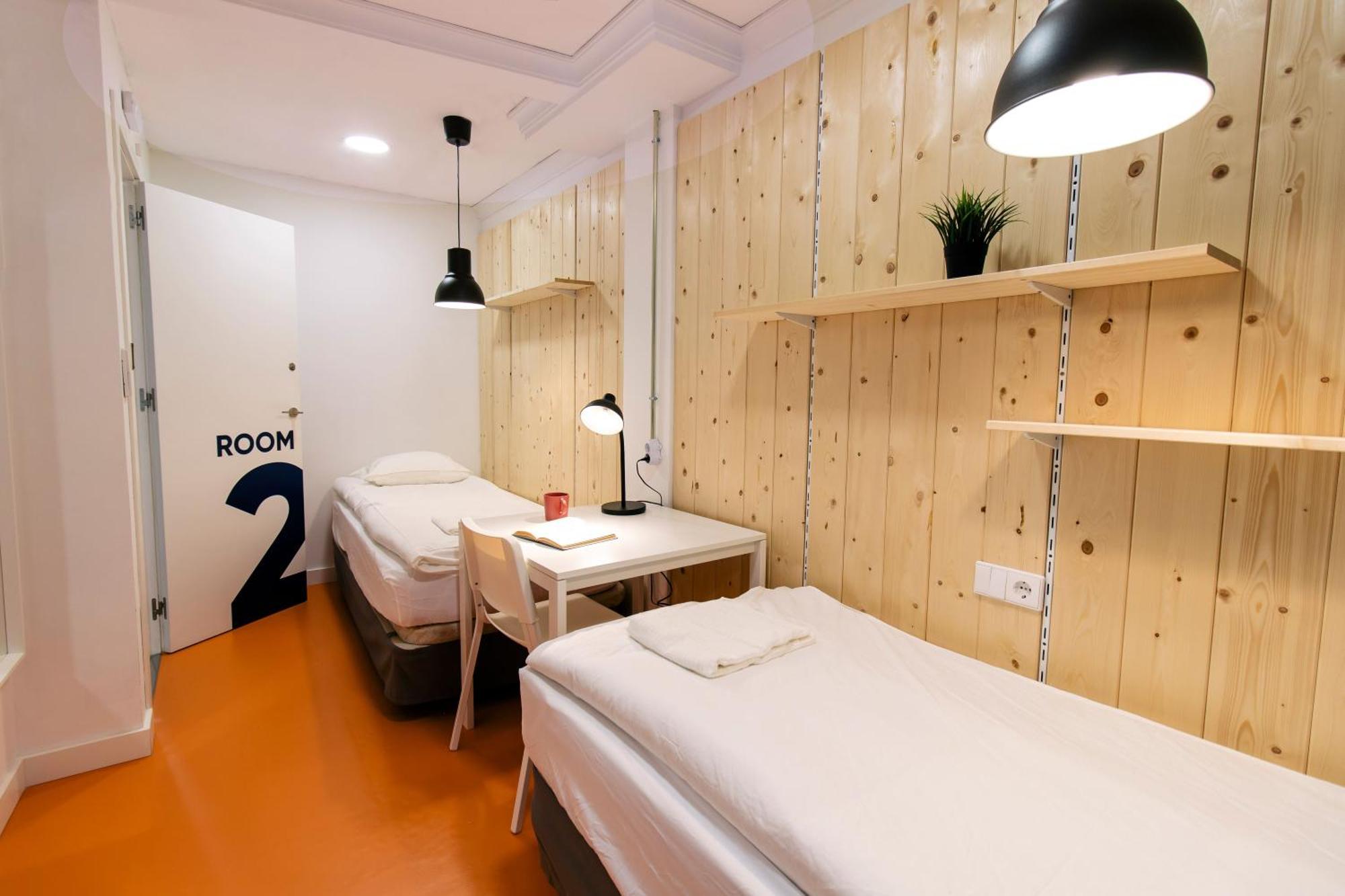 Koala Hostel Mercado อาลิกันเต ภายนอก รูปภาพ